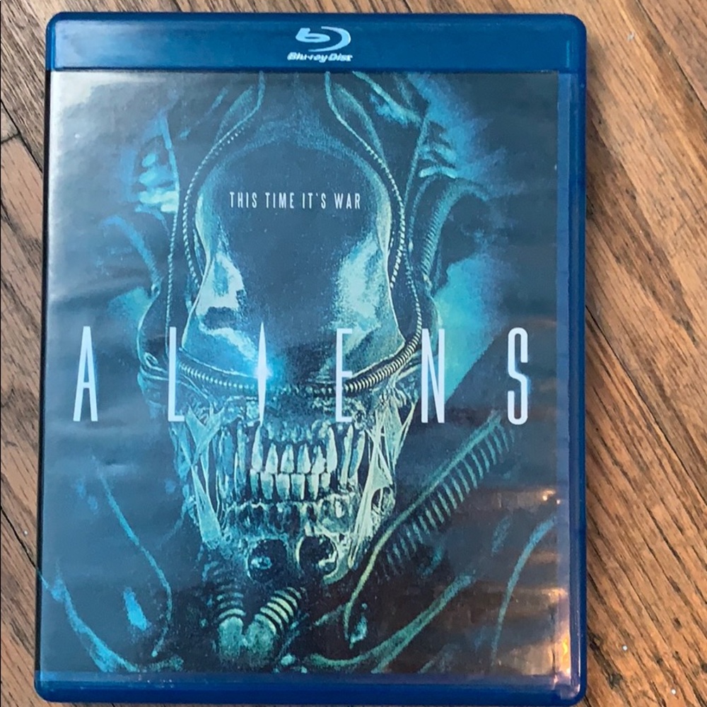 Blue ray dvd , Aliens - this time it’s war